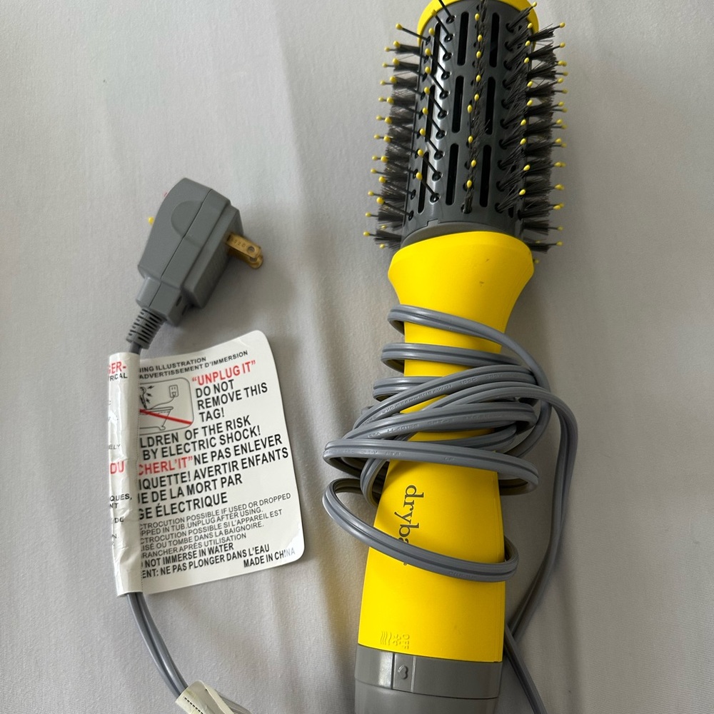 Barely used Drybar single shot blow dryer round brush
